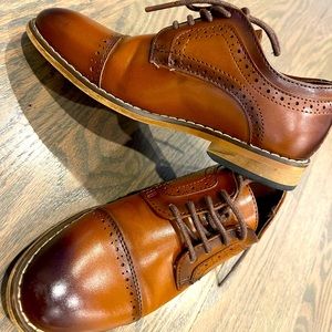 Toddler boys size 11 dress shoe in brown